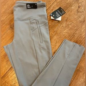 Grey Gap Leggings MedTall with pockets and Blackout technology, comfy and cute!